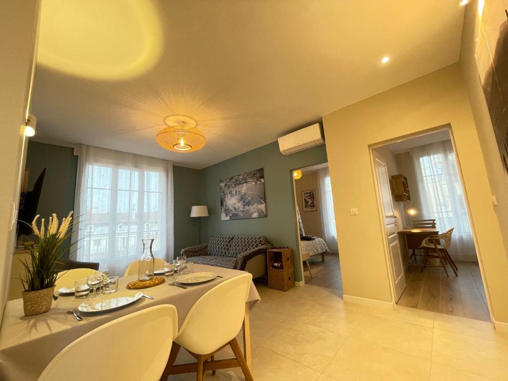 Superbe T3 climatisé - vue port de plaisance - centre historique - balcon - WIFI - 5e avec ascenseur - 3