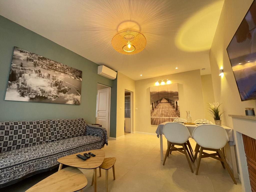Superbe T3 climatisé - vue port de plaisance - centre historique - balcon - WIFI - 5e avec ascenseur - 5