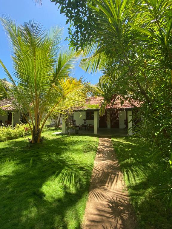 108 Palms Beach Resort — Hotel in Trincomalee