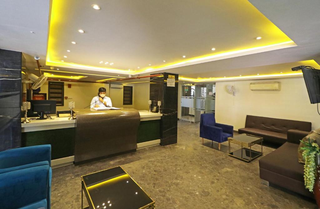 Hotel The IVY Grand With Free Secured Parking photo