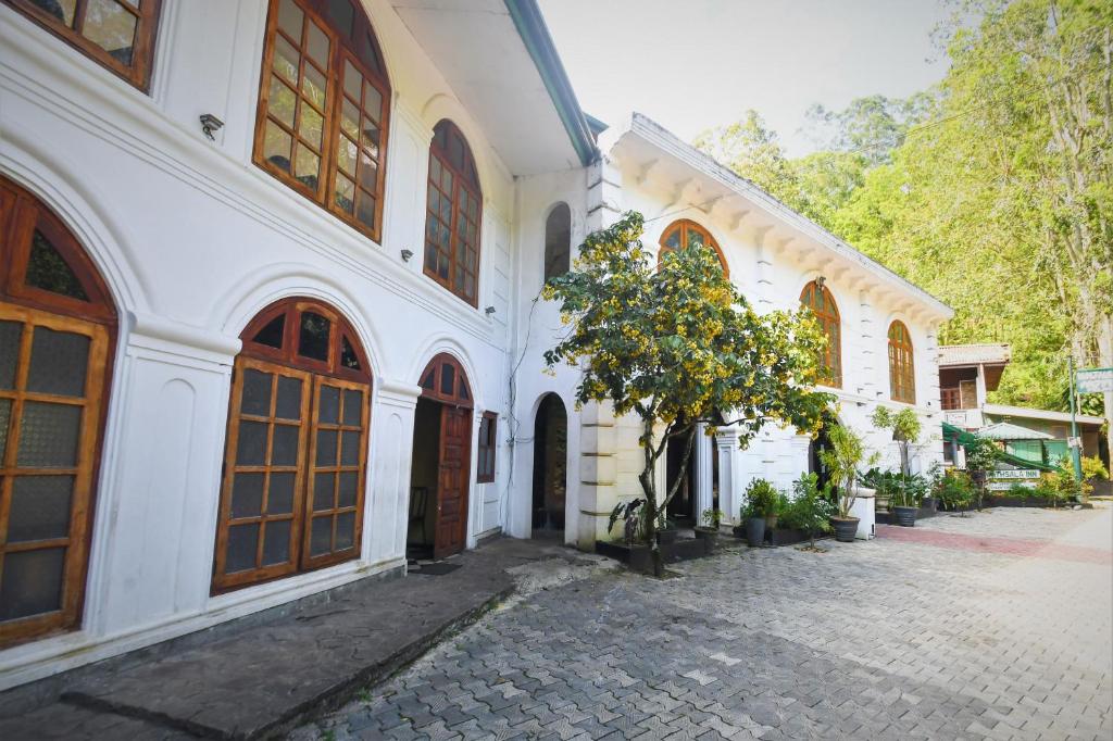 Wathsala Inn photo