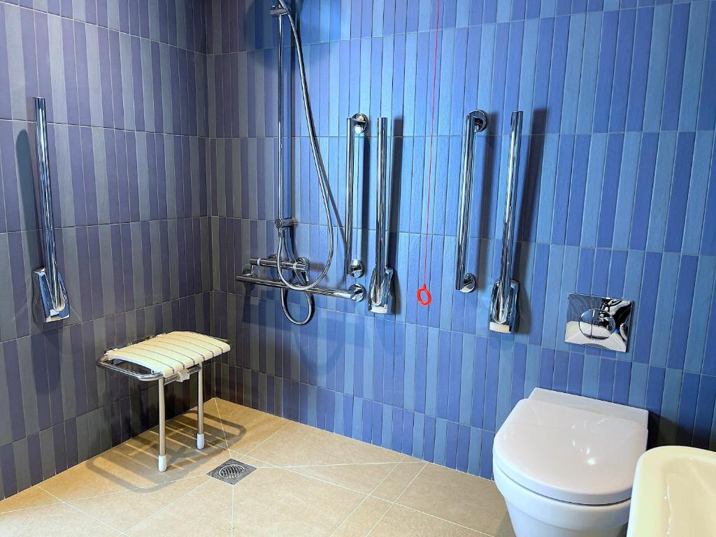 Hex Wildlife Hotel at Yorkshire Wildlife Park photo