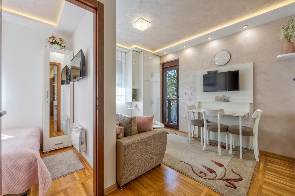 Apartman Tajena — Hotel in Zlatibor