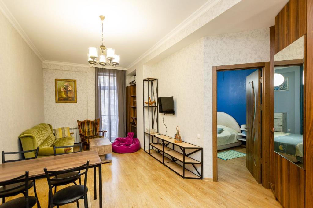 Apartment 16, Tbilisi