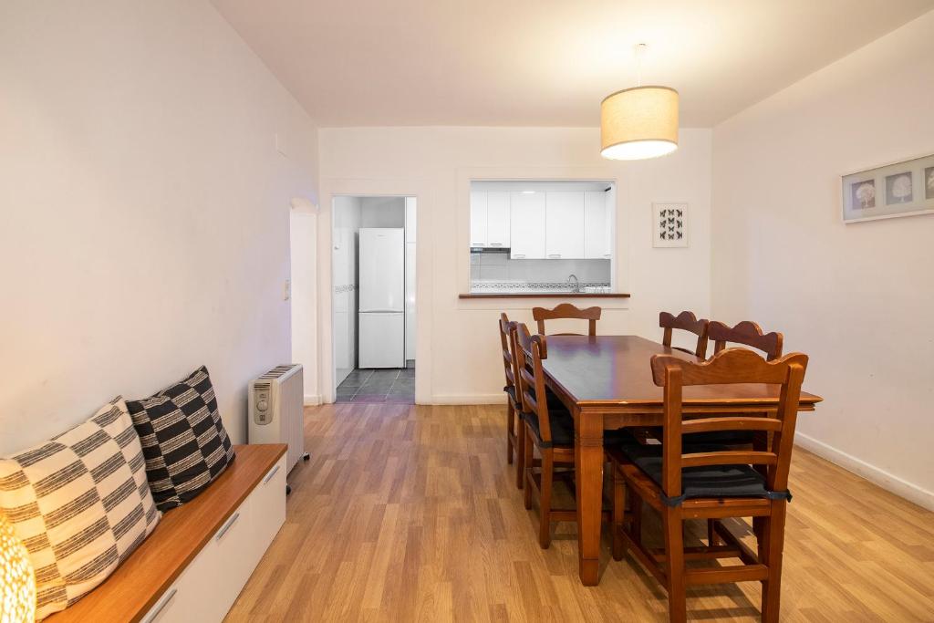 Spacious Central Old Town Apartment - 4