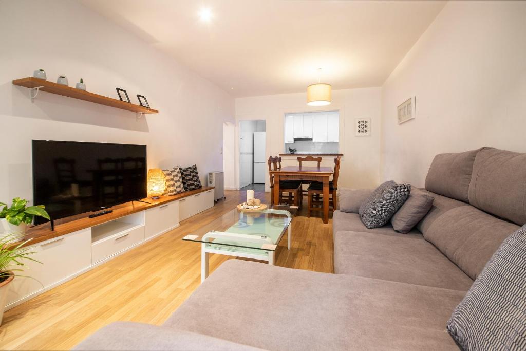 Spacious Central Old Town Apartment - 2