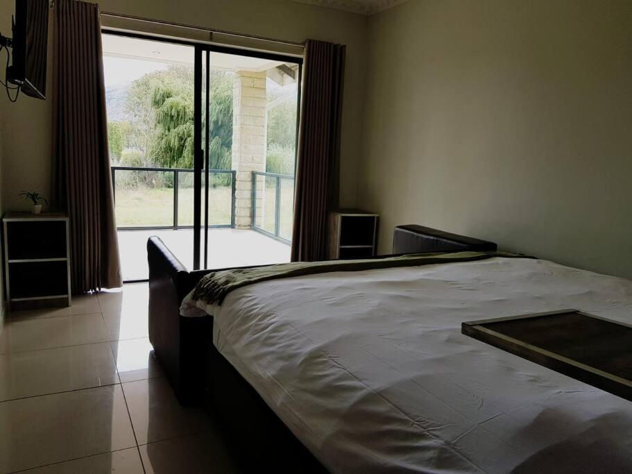 8sIndoor indoor pool4 bedroom villaGreat view and backup power photo
