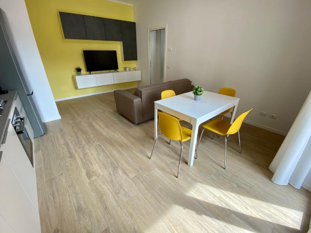 Eli Home - Royal Welcome, Verona