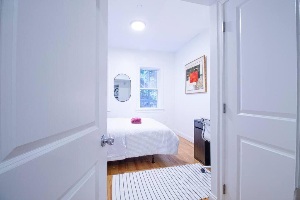 3bd 15bth Bright And Spacious Apt photo