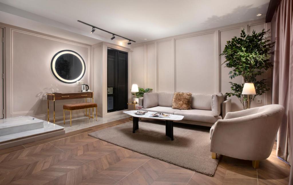 ワルトン ガーデンズ ペラ (Walton Gardens Pera)