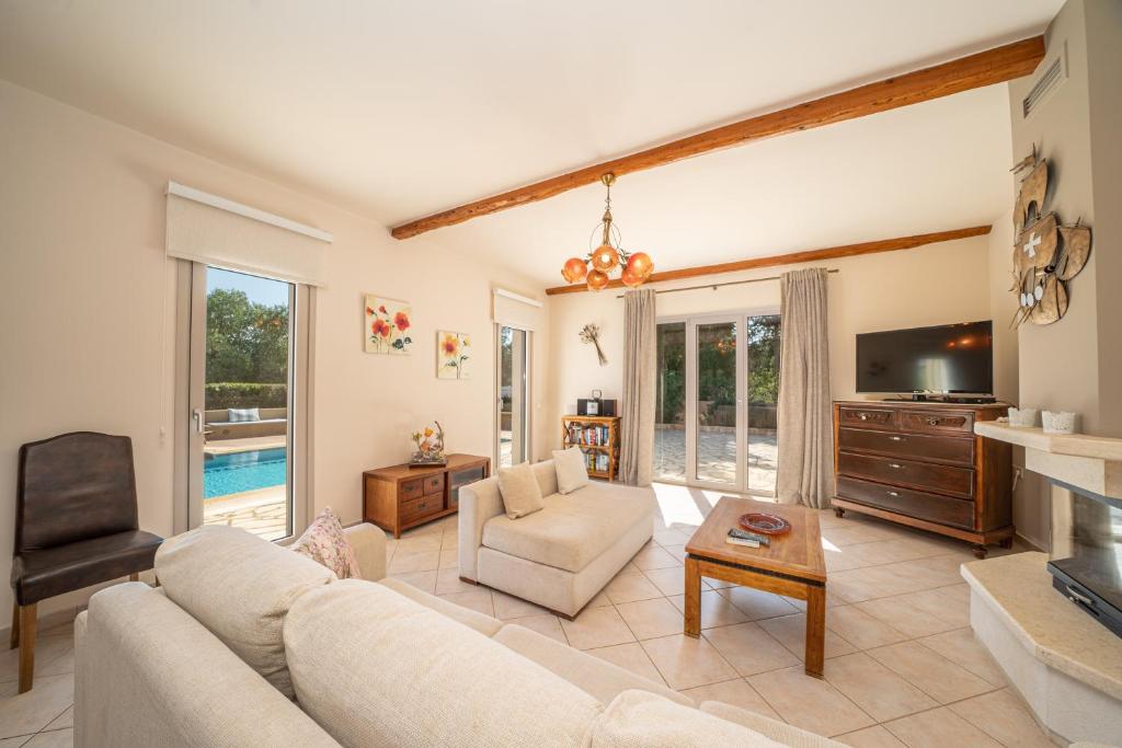 Villa Emily photo