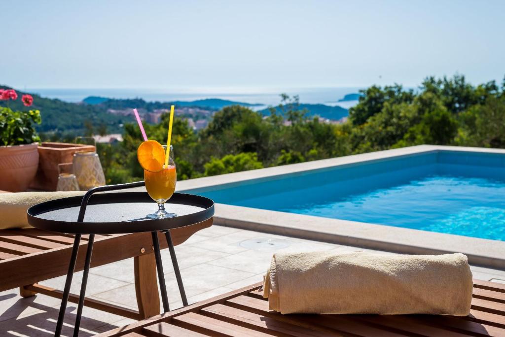 スイミングプール