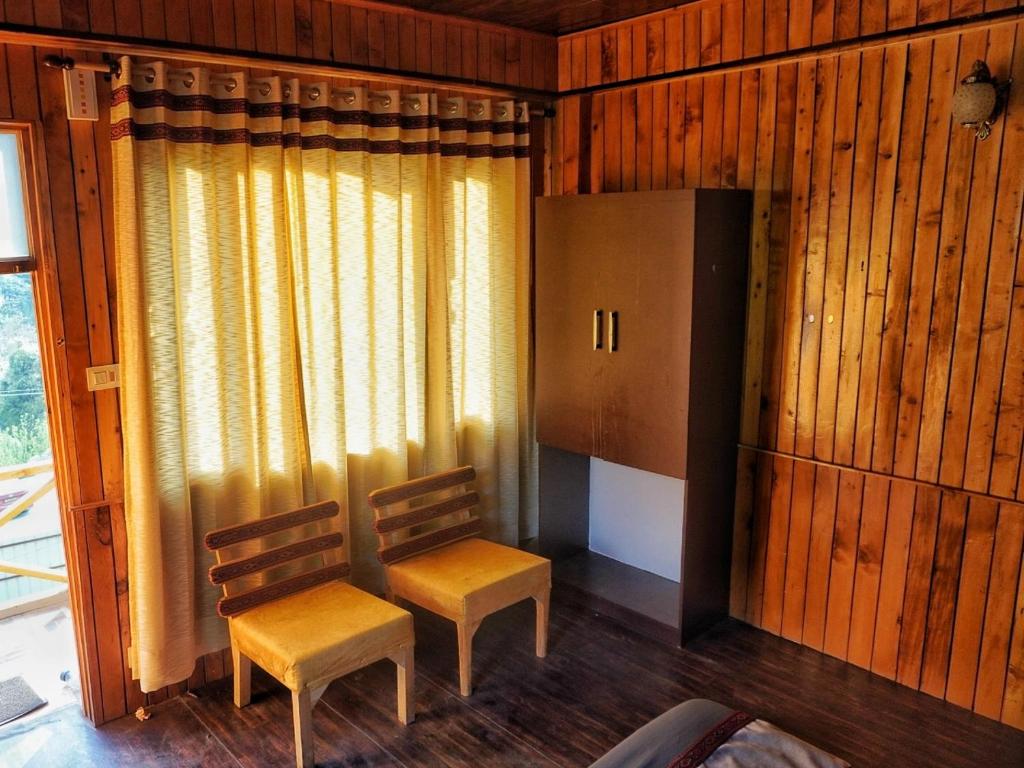 ThePahadians Cafe & Stay photo