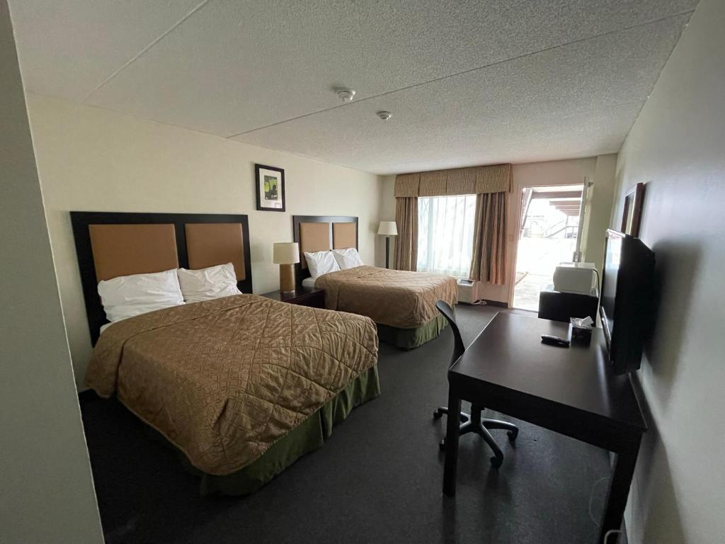 Heritage Inn & Suites photo