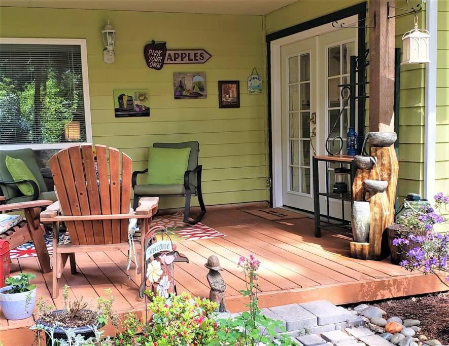 Joanne's Creekside BnB