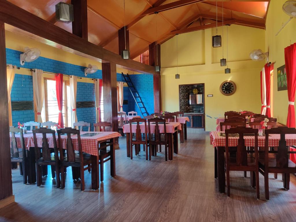 ホテル ブラス チャクラタ (Hotel Burans Chakrata) レストラン