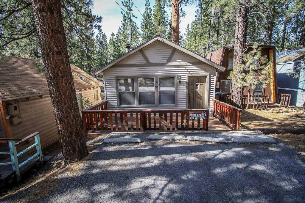 Cedar Pines-1529 by Big Bear Vacations, Big Bear Lake