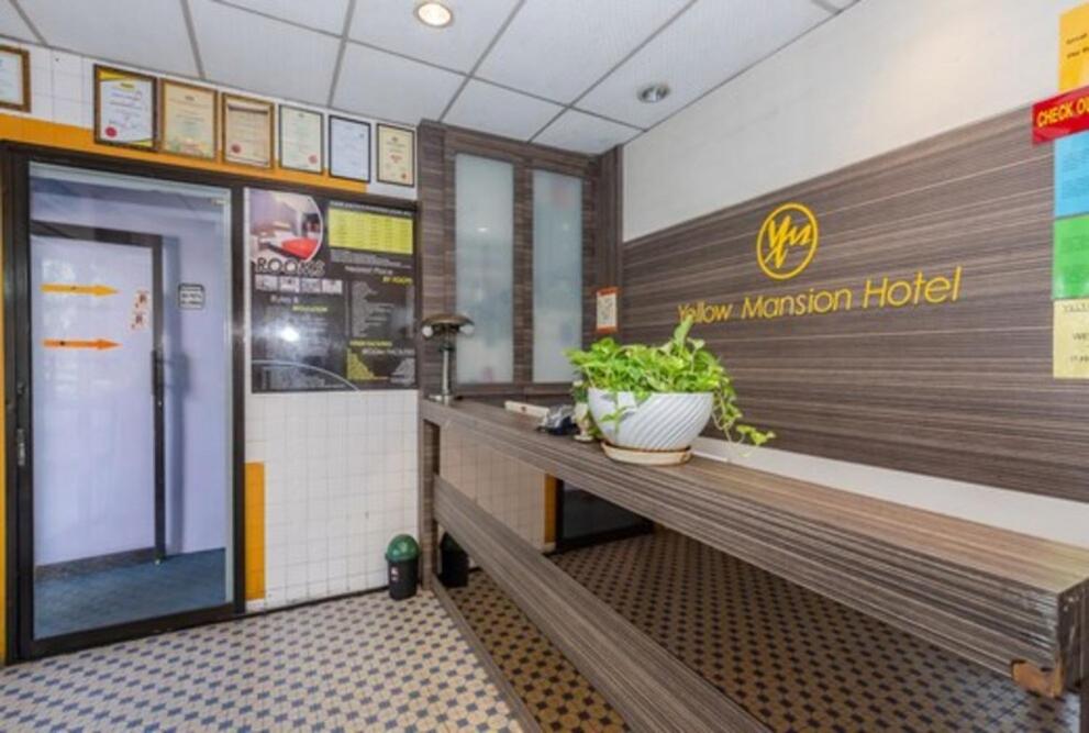 OYO 1088 YELLOW MANSION BANDA KABA HOTEL photo