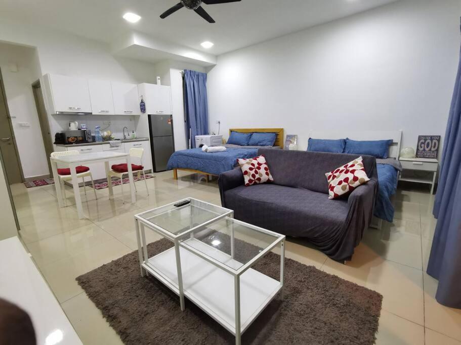G-mat Staycation free WiFi & Netflix photo