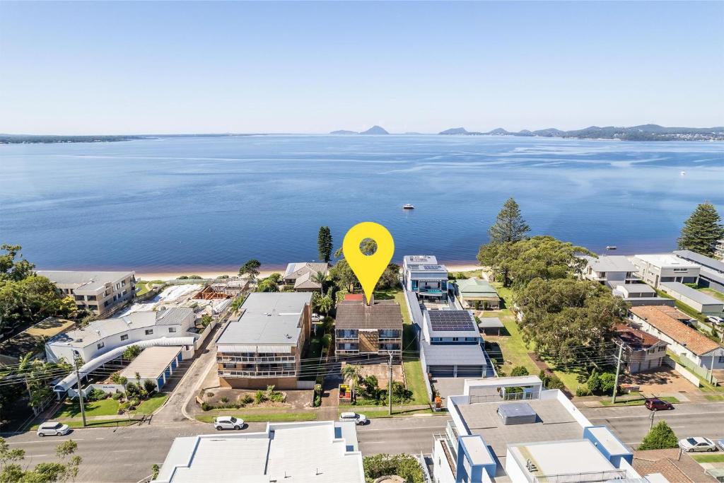 Coastal Paradise at Fore Dek 3, 17 Soldiers Point Road - water views, linen, Wi-Fi, Air Con, Soldiers Point