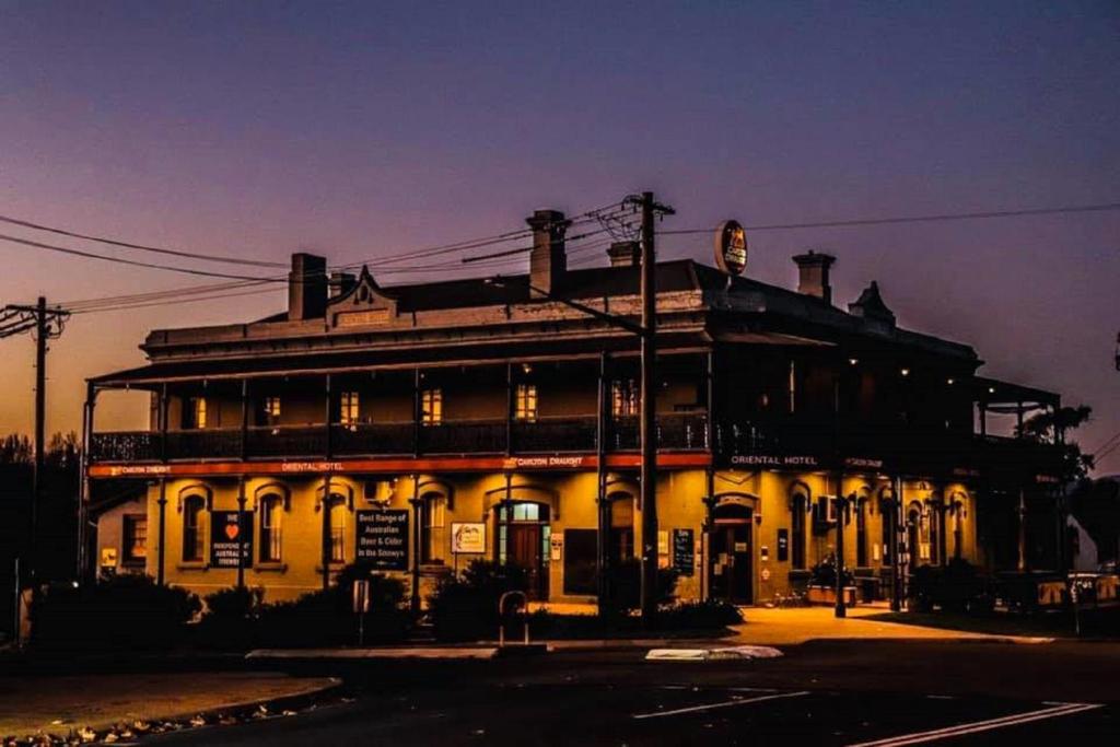 Oriental Hotel Tumut photo