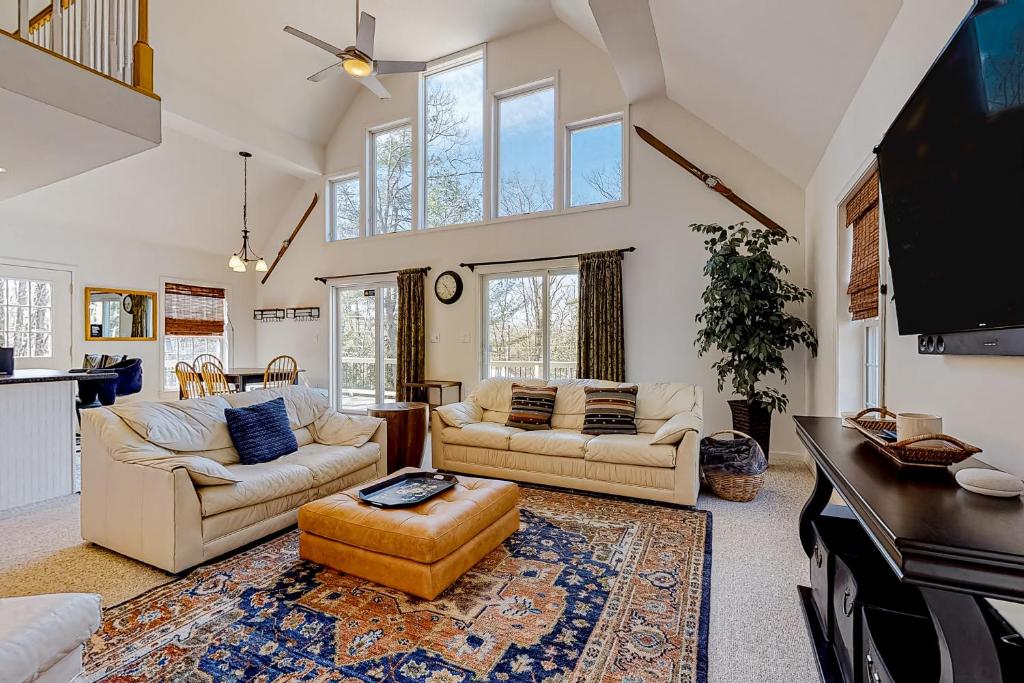 Treetops Retreat