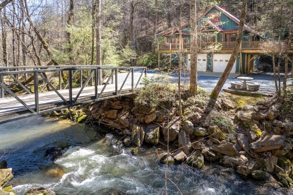 Alarka's Lure, Bryson City