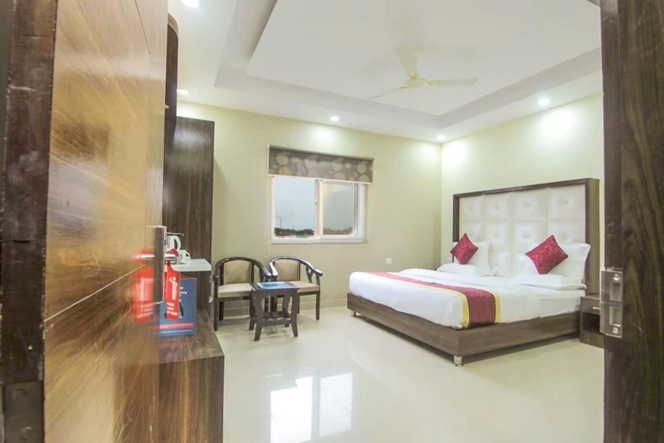 Hotel SS Grand photo