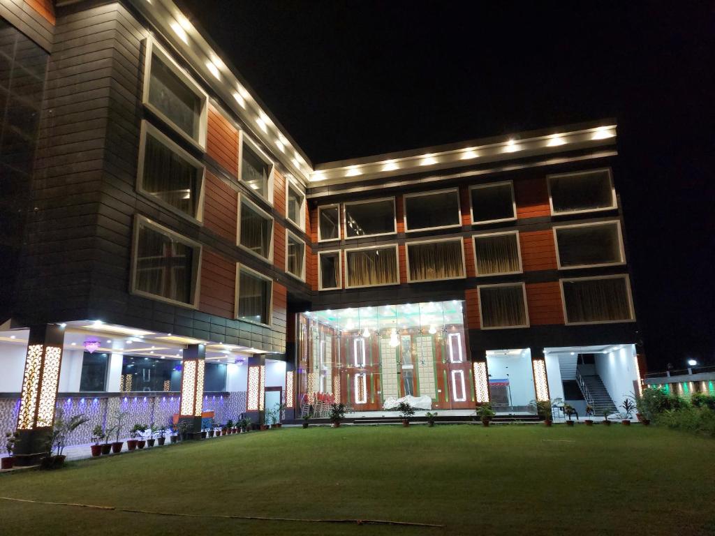 Hotel SS Grand photo