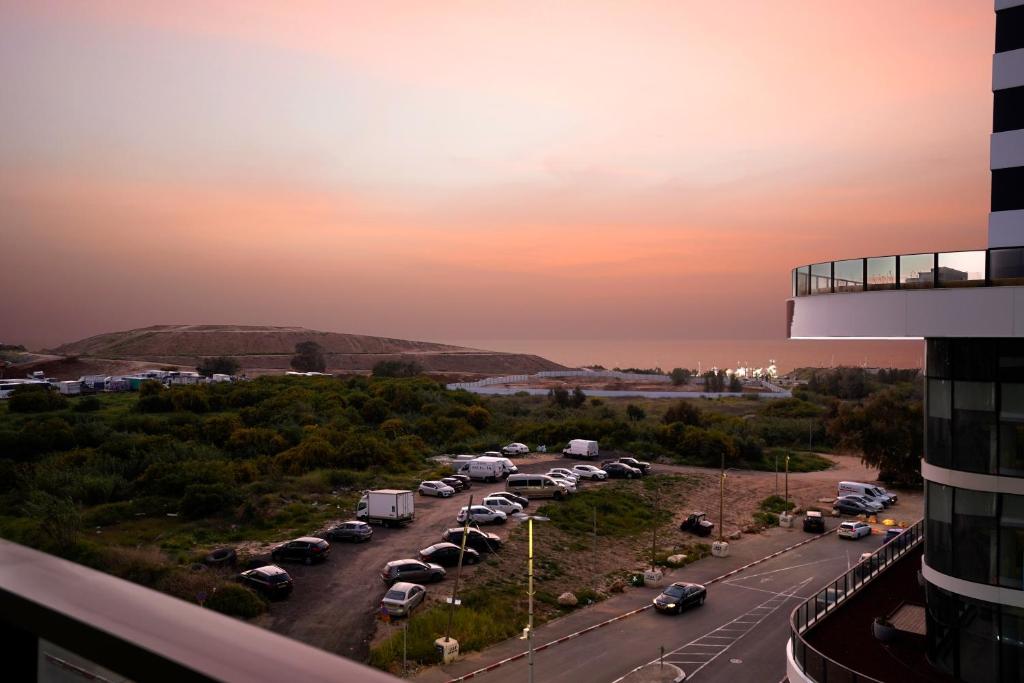 Hi-Yam SeaView Apartments & Suites photo
