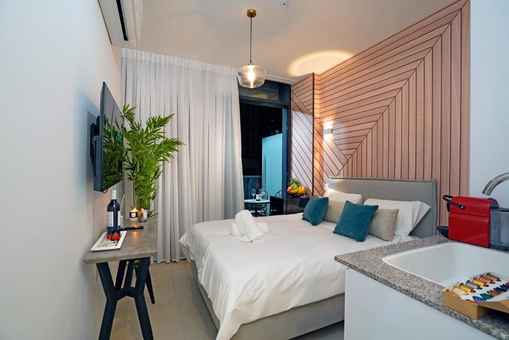 Hi-Yam SeaView Apartments & Suites photo