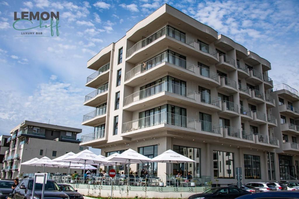 Lemon Cliff Luxury Hotel — Hotel in Mamaia