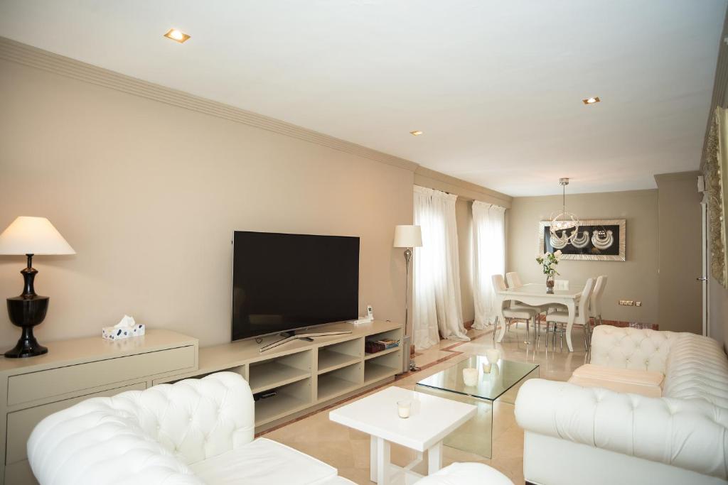 DEANES ROOMS - 3