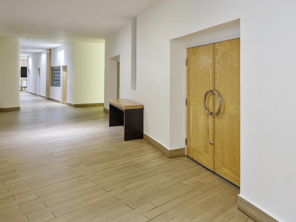 フロント・ロビー