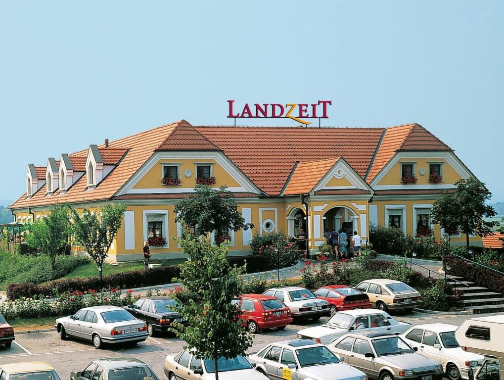 Landzeit Autobahnrestaurant &amp; Motorhotel Loipersdorf — Hotel in Kitzladen