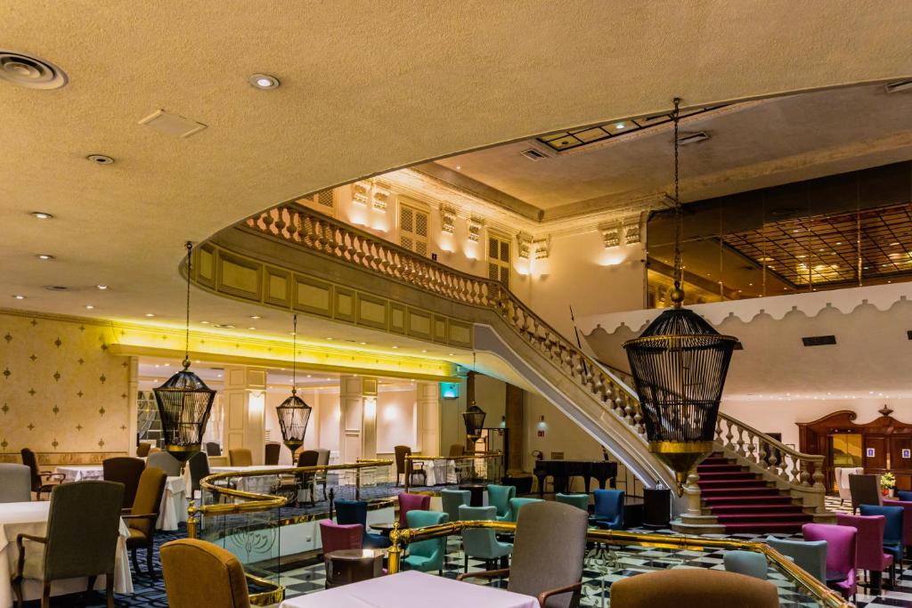 フロント・ロビー