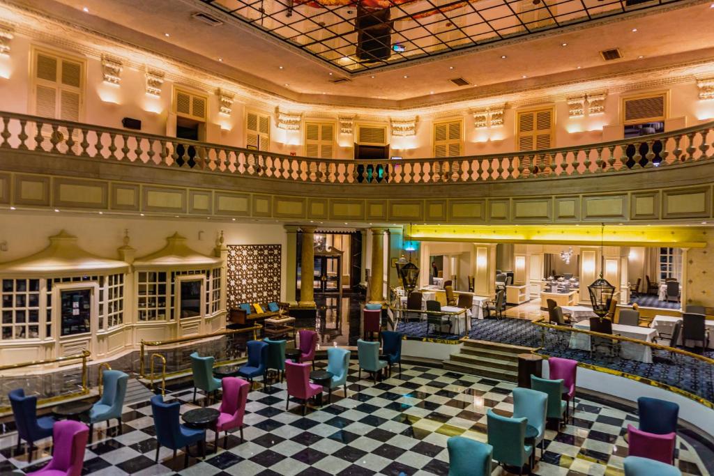 フロント・ロビー