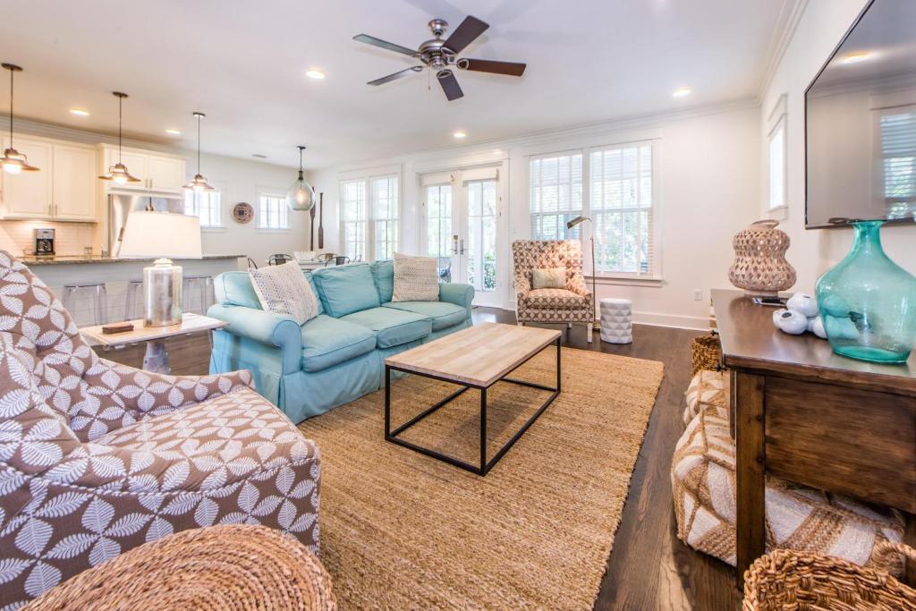 Anchors Up, Watersound Beach