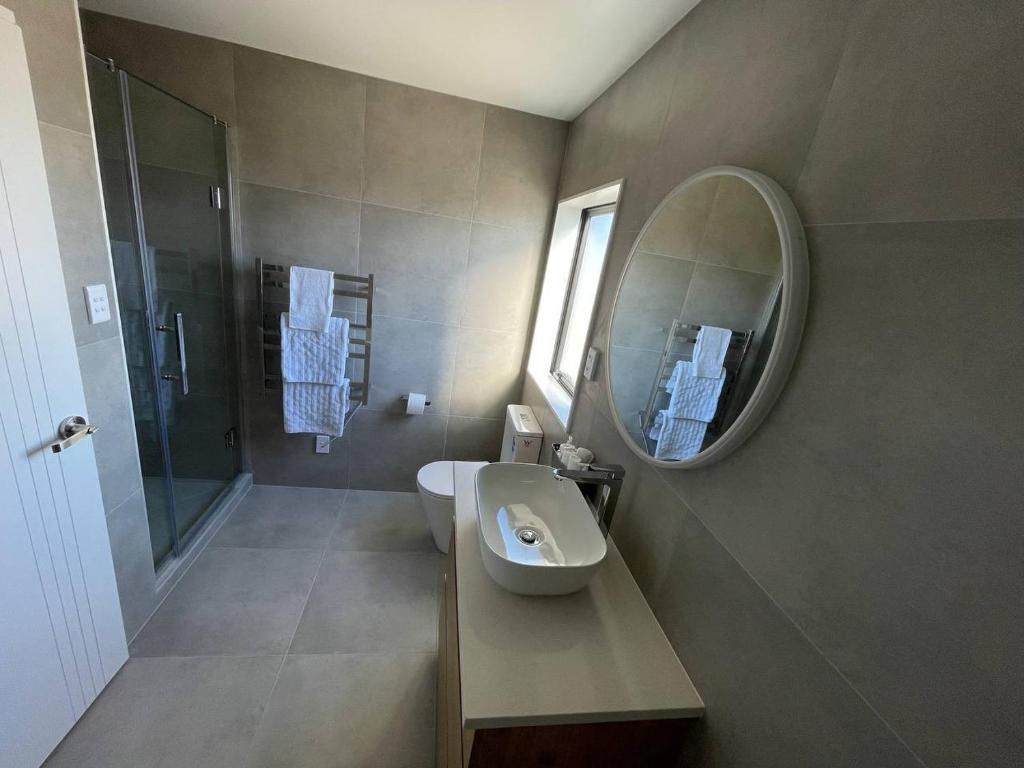 4 bedroom home fully furnished in Papakura, Auckland photo