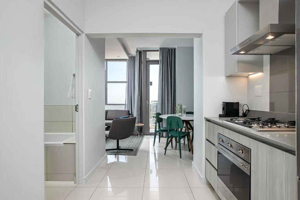 The Median Serviced Apartment Collection — Hotel in Johannesburg