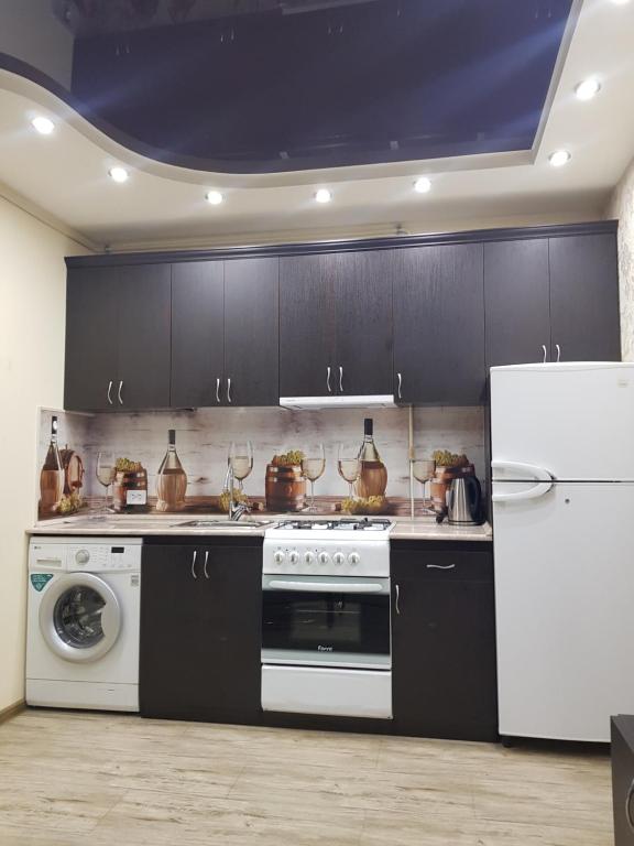 Luxury Apartment-3 in the Center of Yerevan, Safaryans Family — Hotel in Yerevan