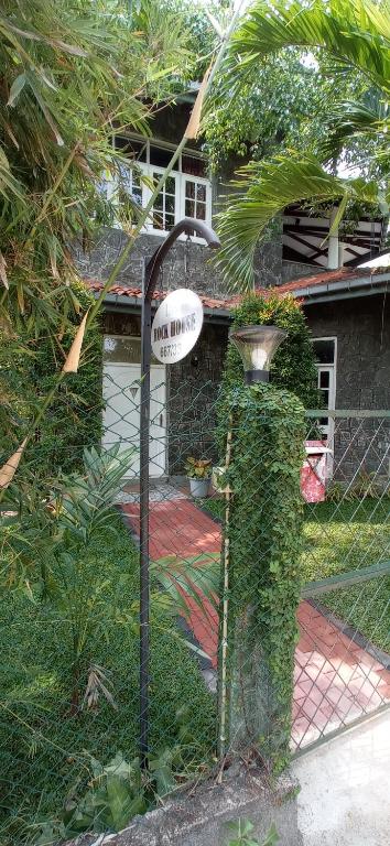 The Rock House — Hotel in Negombo