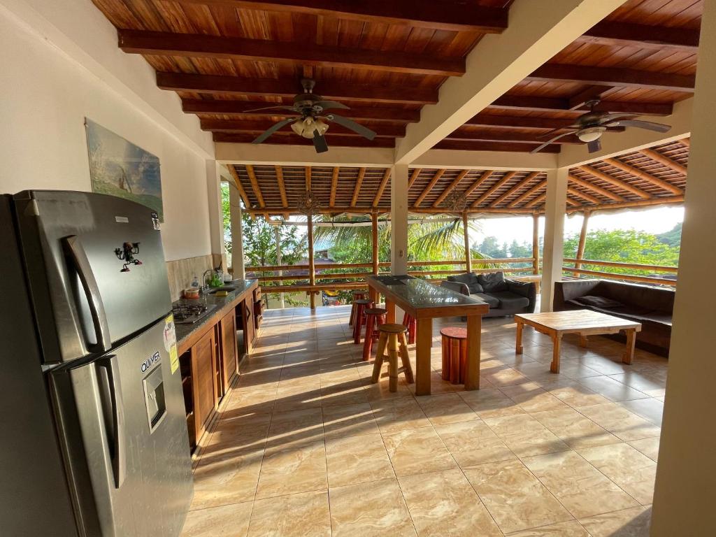 Punta Hills Montanita