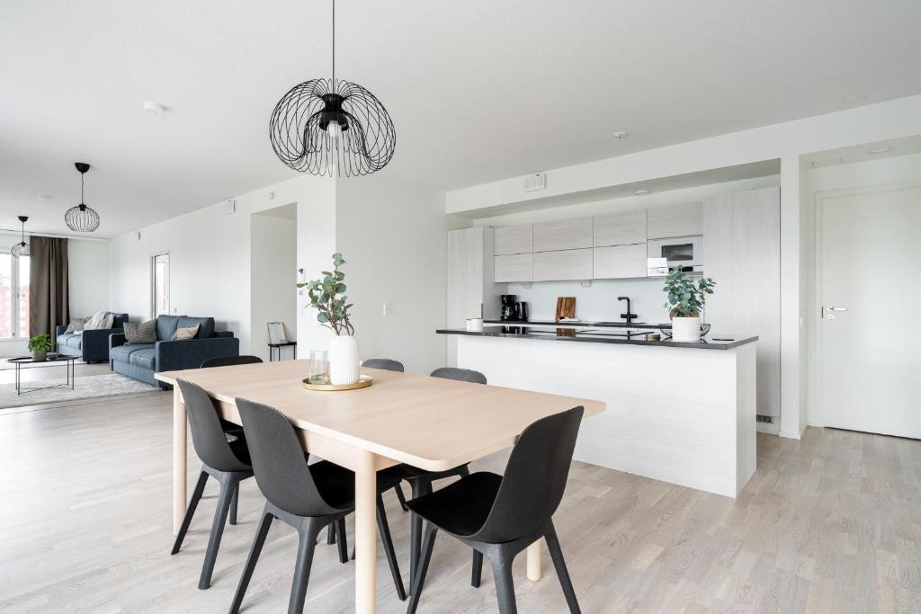 2ndhomes Tampere "Kaplan #1" Grand Luxury Apartment - Sauna &amp; Balconies — Hotel in Tampere