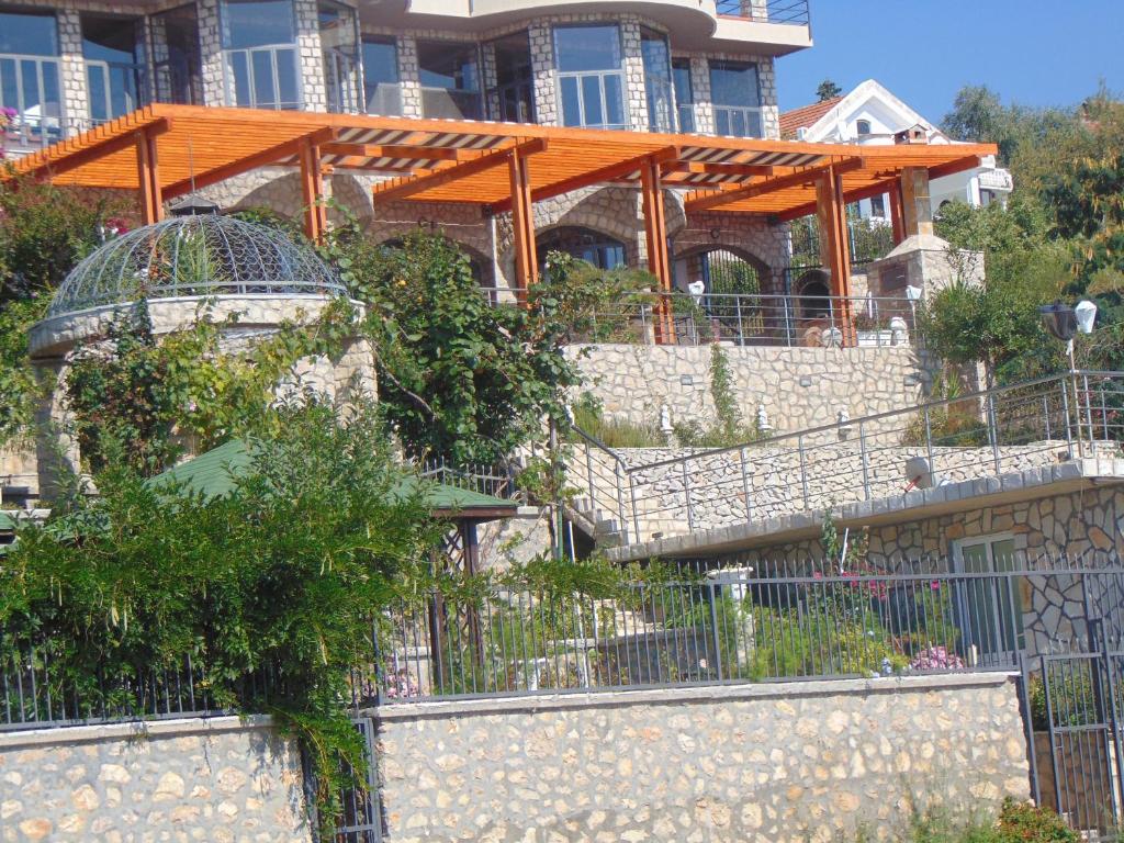 Vila Vito — Hotel in Bar