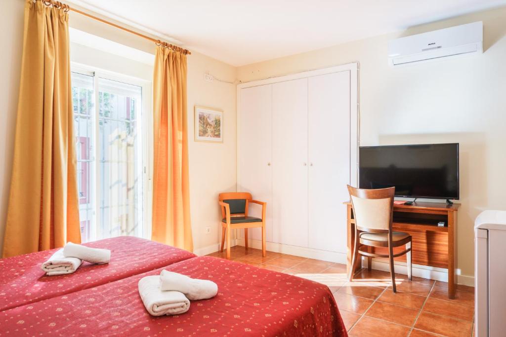 Hotel Carlos V Jerez by Vivere Stays - 3
