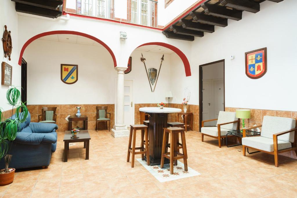 Hotel Carlos V Jerez by Vivere Stays - 4