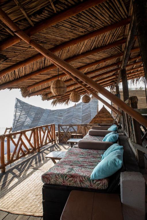 Facilities, Baxar in Acapulco