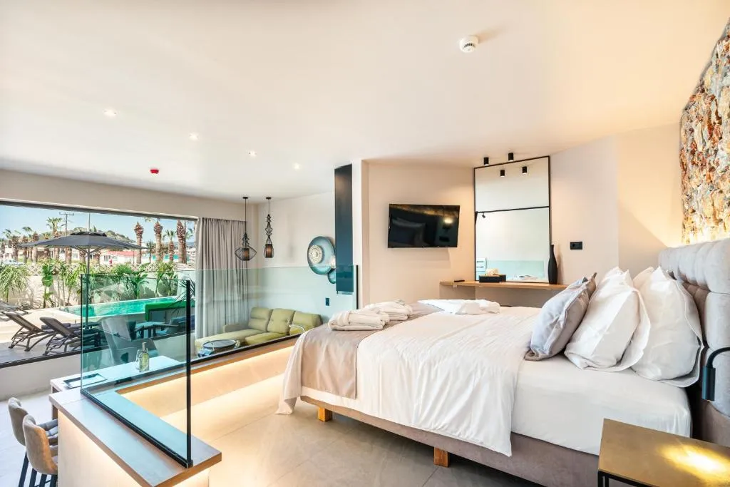 Pathos SeaSide Suites, hotel v destinaci Faliraki