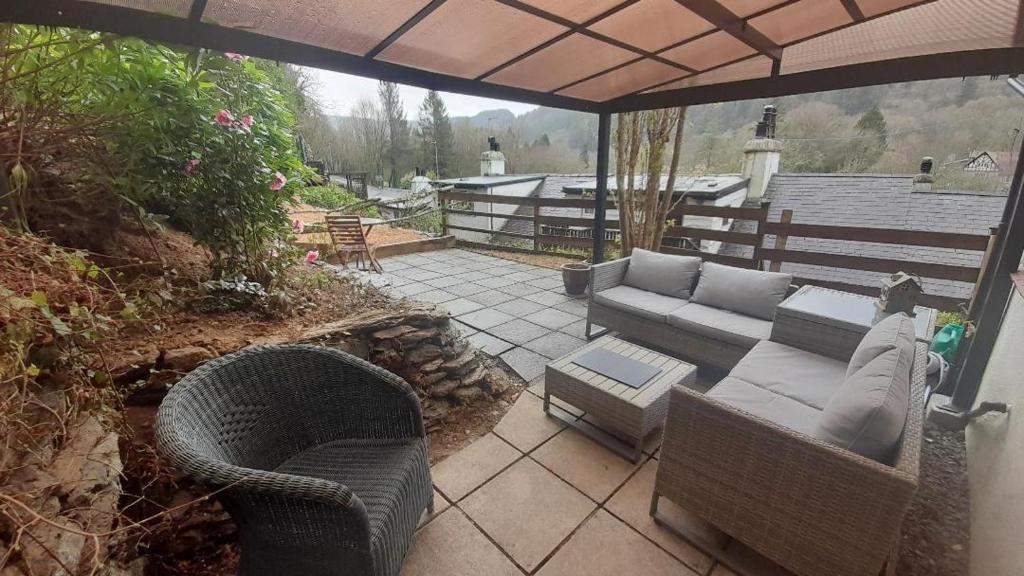 Ty Gwyn Cottage & Hot Tub photo 4